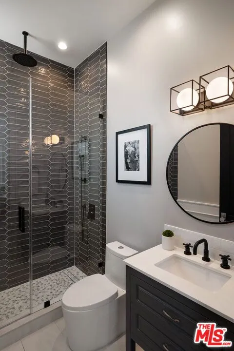 18057 Valley Vista Boulevard, Encino, California 91316 home-pic-45